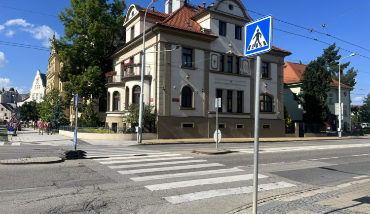 Cyklostezku u Slavie město brzy uzavře. Čeká se na semafory