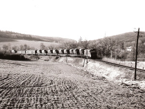 Železniční transport z Boletického vojenského prostoru s prvními sovětskými vojáky dne 11. 3. 1990.