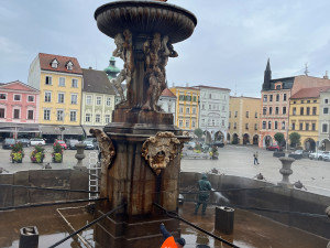 Kašnu na náměstí zazimují. Ještě předtím ji čekají restaurátorské práce