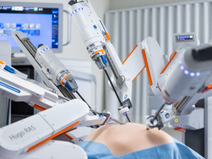 České nemocnice by mohly začít využívat nového operačního robota