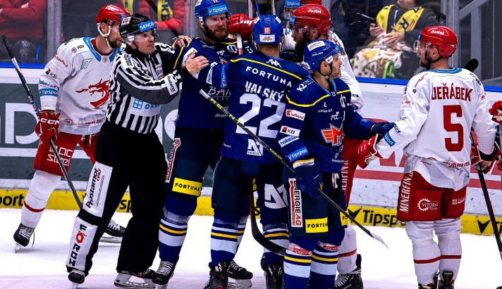 Opět rozhodovaly nájezdy. Ty rozhodl třinecký Růžička