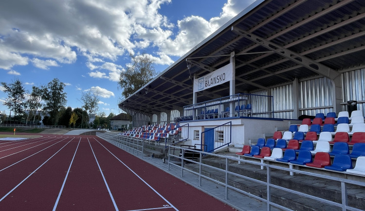 Blansko se rozšouplo. Máme nejmodernější atletický stadion na sever od Brna, tvrdí