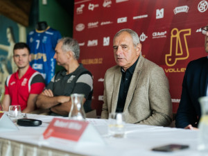 Jihostroj vstupuje do nové sezony. Poprvé se zahraničním trenérem