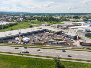 už otevřený retail park v Okružní ulici v Českých Budějovicích.