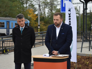 Generální ředitel Správy železnic Jiří Svoboda (vlevo) a předseda představenstva společnosti EDIKT Tomáš Votava.