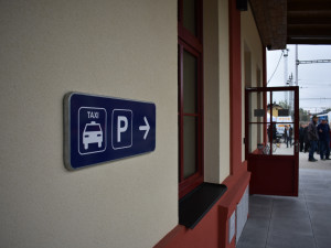 Opravená nádražní budova v Písku.