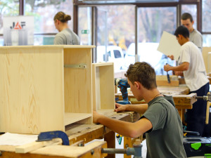 Vzdělání a řemeslo začíná 2. listopadu. Dorazí i letecká esa