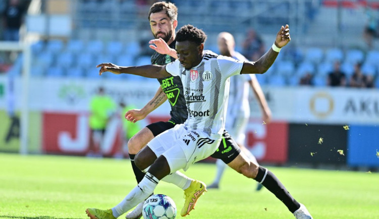 Křídelník Alli motá hlavu hráčům i klubům. Začíná naťukávání ze zahraničí