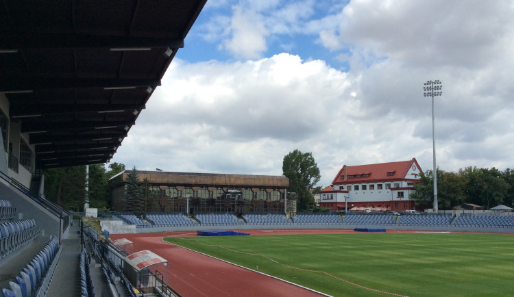 Znojmo si zvelebí stadion. Na změnách nejvíce vydělají atleti