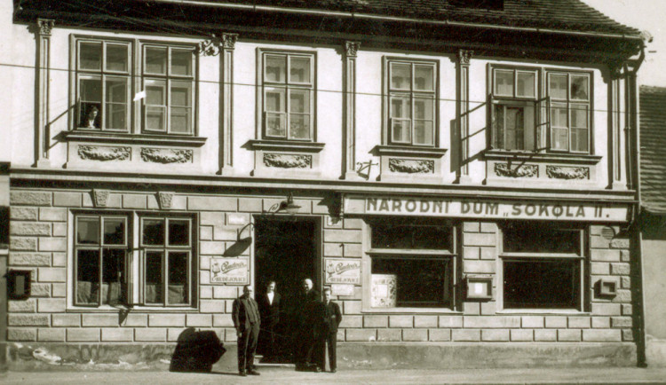DRBNA HISTORIČKA: Národní dům Sokola II stál vedle biografu