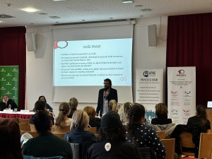 Adiktologická konference Jihočeského kraje ukázala nové výzvy v léčbě závislostí