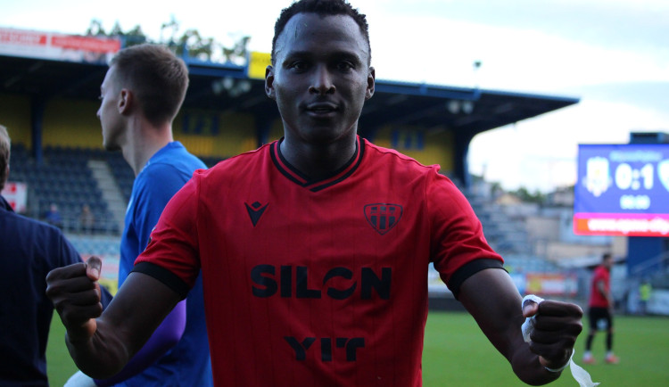 Koné prodloužil smlouvu. O stopera Táborska se zajímají týmy z Česka i zahraničí