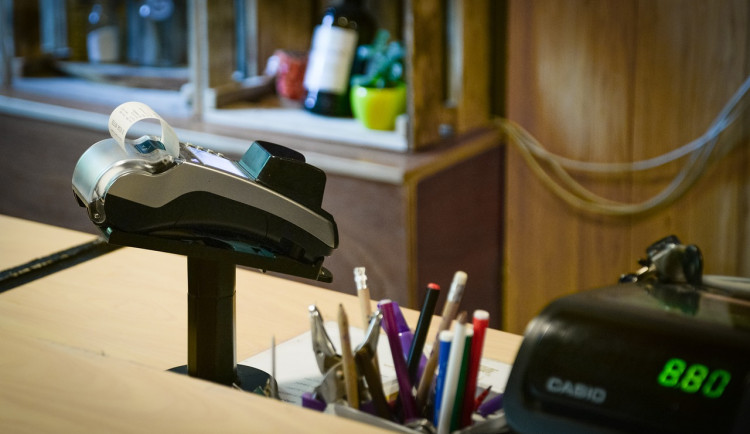 Malý výřez, velký rozdíl. Platební karta Touch Card usnadňuje život nevidomým a slabozrakým