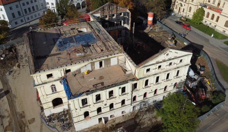 Město vypsalo poslední nutné výběrové řízení ke Slavii. V hlavním sále bude zajížděcí tribuna