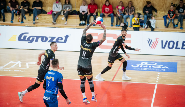 dan.kubat14@gmail.com +420774407608