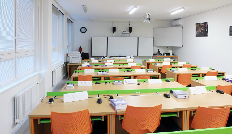 Jihočeské střední školy stále zvažují, zda se zapojí do výstražné stávky