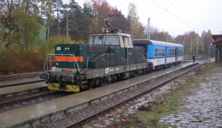 České dráhy nasadily na zkoušku na lokálce Bechyňka pohodlnější vozy