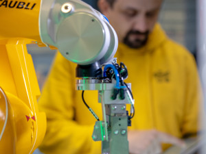 Digitální dvojče pomáhá v Boschi s výrobou nových strojů. Na snímku Jiří Masopust.