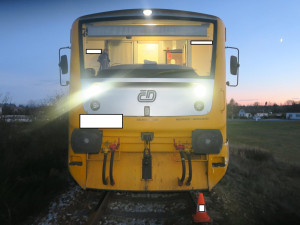 Senior vjel na koleje před přijíždějící vlak. Ze střetu vyvázl bez zranění