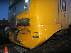 Senior vjel na koleje před přijíždějící vlak. Ze střetu vyvázl bez zranění