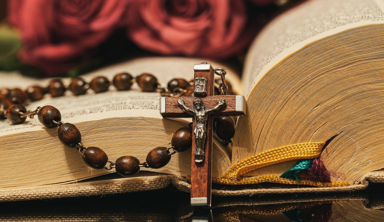 Faráře z jihočeské vesnice měli najít s amputovaným penisem