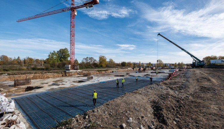 Nové byty vznikají mezi sídlišti Máj a Vltava.