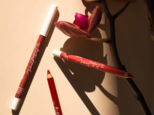 Dřevěná kosmetická tužka z Českého Krumlova je celebritou pro celý svět