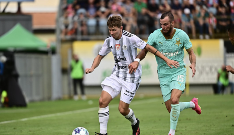 Dynamo sahalo po bodu, nakonec z Vršovic ale odjíždí s prázdnou.