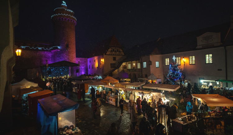 Adventní trhy pod Rumpálem krátí čekání na Vánoce