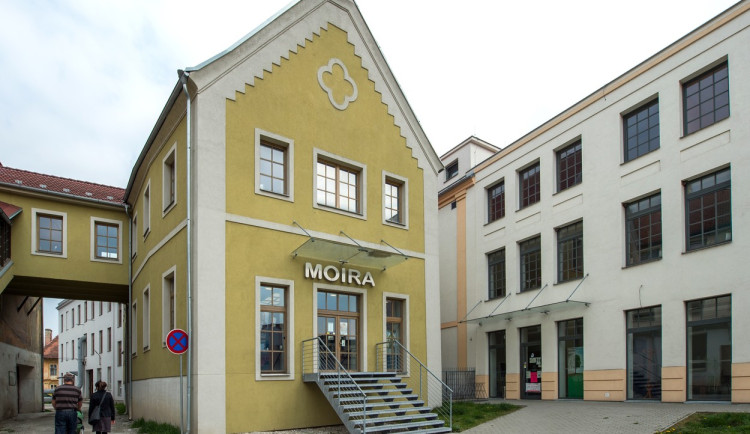 Firemní prodejna Moira.