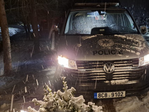 Dva lidé zemřeli v obci u Českých Budějovic. Těla ležela před domem