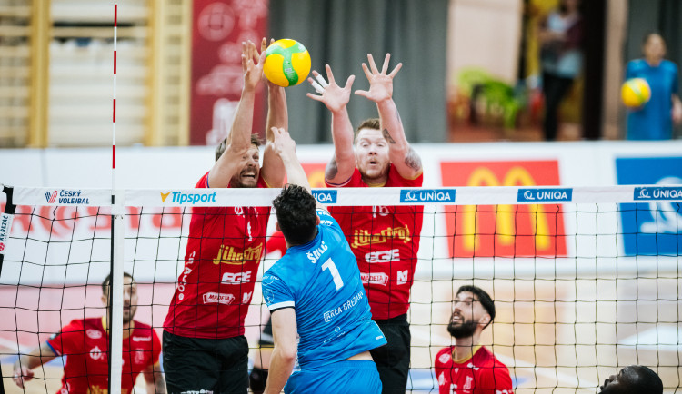 Atmosféra zápasu byla ovlivněna sněhovou kalamitou, která nejvíce poznamenala právě Jihočeský kraj.