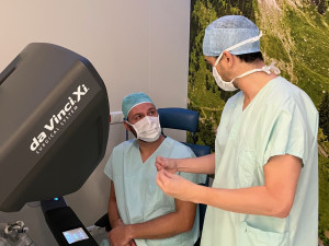 V českobudějovické nemocnici nově operují plicní nádory pomocí robota