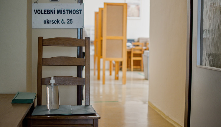 Češi se o příští volby do europarlamentu moc nezajímají, ukázal Eurobarometr