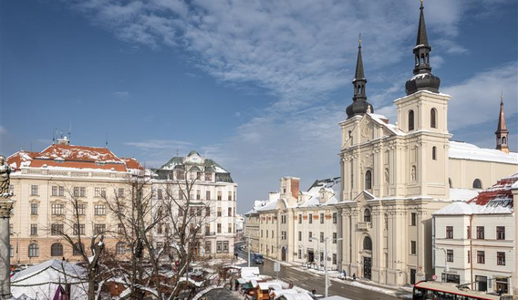 ANKETA: Po roce o půl opět přístupný veřejnosti. Opravený kostel sv. Ignáce se chlubí novou fasádou, nabídne bohatý kulturní program