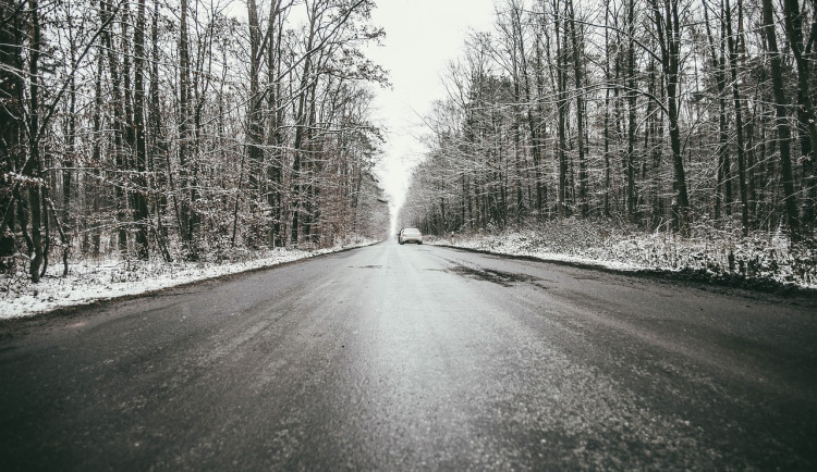 Dnes večer hrozí na jihu a západě Čech ledovka