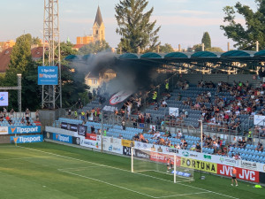 Kotel Dynama při utkání s Viktorií Plzeň 13. srpna v Českých Budějovicích.