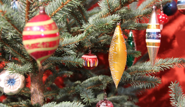 Regionální muzeum v Českém Krumlově představuje Vánoční stromek v proměnách času