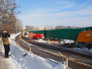 Sníh zkomplikoval otevření hráze Jordánu. Všichni usilují o splnění termínu, zní z Tábora