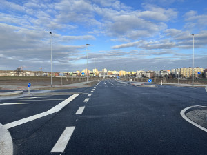 Město otevřelo propojku Máje a ulice Na Sádkách. Na protažení do Litvínovic se pracuje