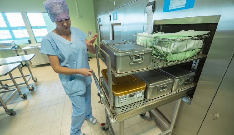 V Jindřichohradecké nemocnici mají nové sterilizátory. Jsou klíčové pro bezpečí pacientů