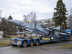 Jihočeské letiště nemá zájem o stíhačku MiG-23, která stála u vjezdu do areálu