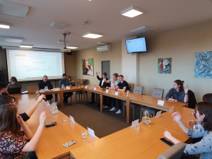 V Krumlově mají první mládežnický parlament v kraji. Cílem je více zapojit mladé lidi do dění ve městě