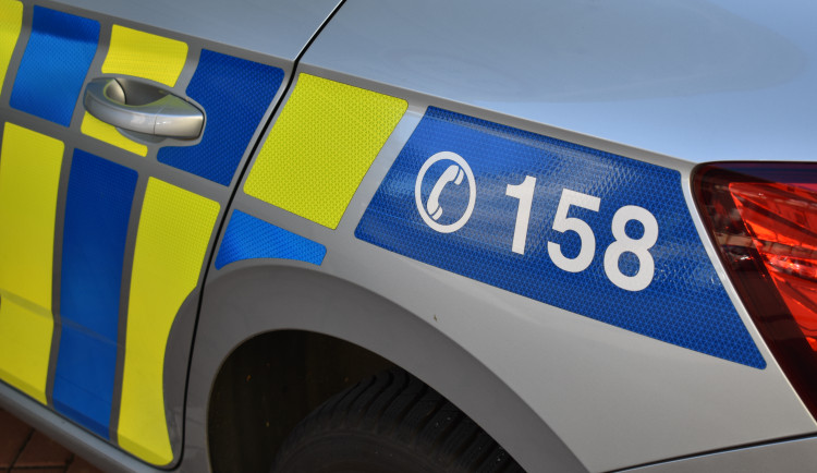 Na Táborsku srazilo auto na I/29 mladou ženu, na místě zemřela