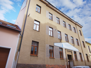Škola, která začala fungovat ještě v době Československa, nabízí kvalitní vzdělání v maturitních a učebních oborech a dlouhodobě se prezentuje jako vhodná alternativa pro široké spektrum žáků.