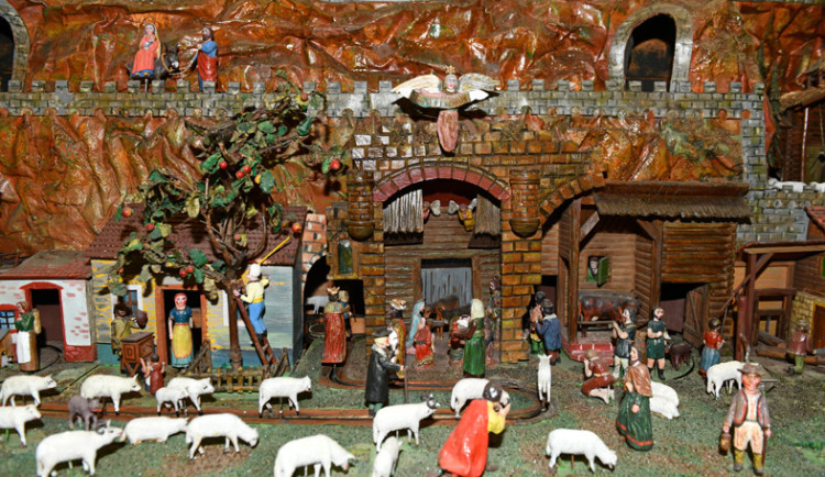 České Budějovice objektivem Milana Bindera a perem Martina Maršíka: Betlém se třemi Ježíšky