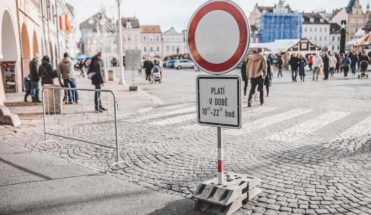 Náměstí bude na Štědrý den do poledne bez aut