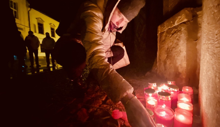 Olomouc zrušila vánoční koncerty. V sobotu se rozezní zvony a proběhne mše za oběti střelce