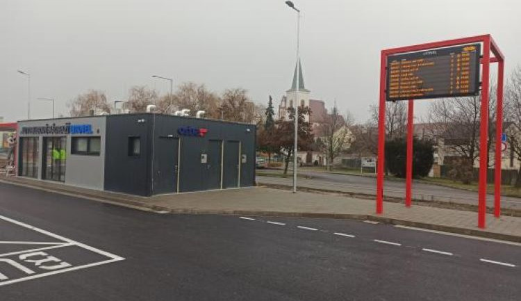 Obyvatelé Litovle se dočkali. V lednu začne fungovat nový autobusový terminál s moderní technologií