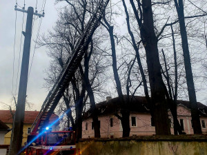 Vítr na jihu Čech přidal na síle. Hasiči evidují téměř 300 událostí